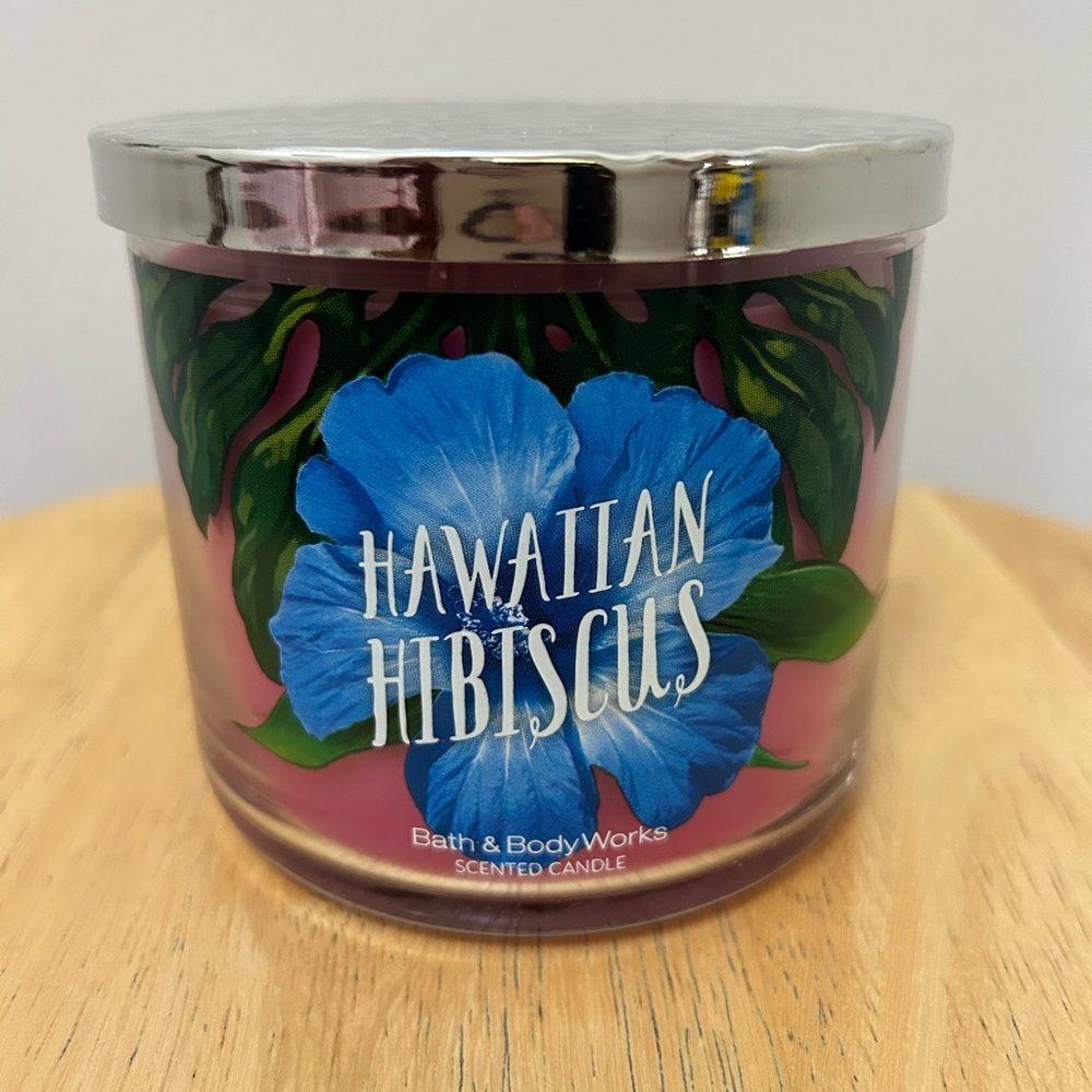 Bath & Body Works Hawaiian Hibiscus 3-Wick Candle – Rare & Collectible
